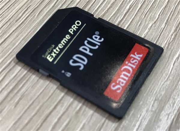 西數(shù)展示PCI-E x1接口SD卡 西數(shù)展示PCI-E x1接口SD卡