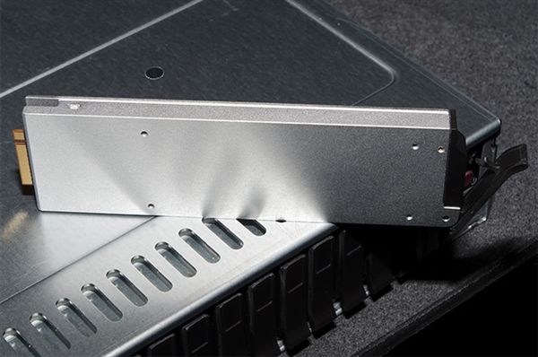 三星展示全新的NF1樣式SSD 三星展示全新的NF1樣式SSD