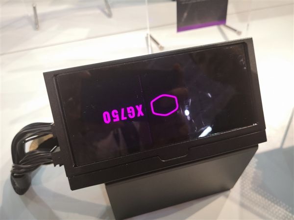 臺北電腦展2018:酷冷至尊全新電源雙線齊發(fā) 臺北電腦展2018:酷冷至尊全新電源雙線齊發(fā)