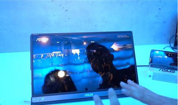 華碩展示新款ZenScreen Go可移動顯示屏 華碩展示新款ZenScreen Go可移動顯示屏