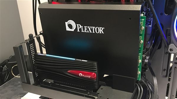 浦科特并聯(lián)四塊M9Pe SSD:讀取達(dá)6.5GB/s 浦科特并聯(lián)四塊M9Pe SSD:讀取達(dá)6.5GB/s