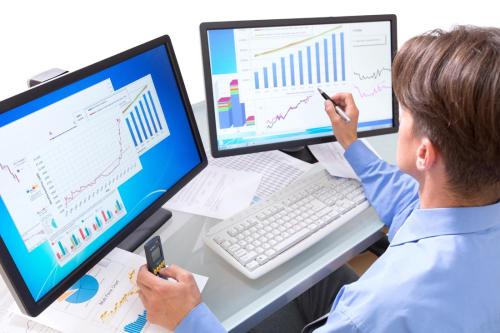  很多用戶都有這樣的體驗(yàn)：剛剛使用電腦的時(shí)候，電腦運(yùn)行很快，但用了一段時(shí)間之后電腦運(yùn)行就開始變慢。電腦運(yùn)行慢怎么辦？下面就讓小編為大家?guī)砣绾谓鉀Q電腦運(yùn)行慢的問題。