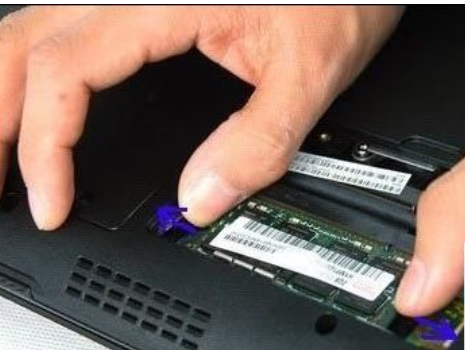 筆記本電腦內(nèi)存條安裝圖文教程 筆記本電腦內(nèi)存條安裝圖文教程
